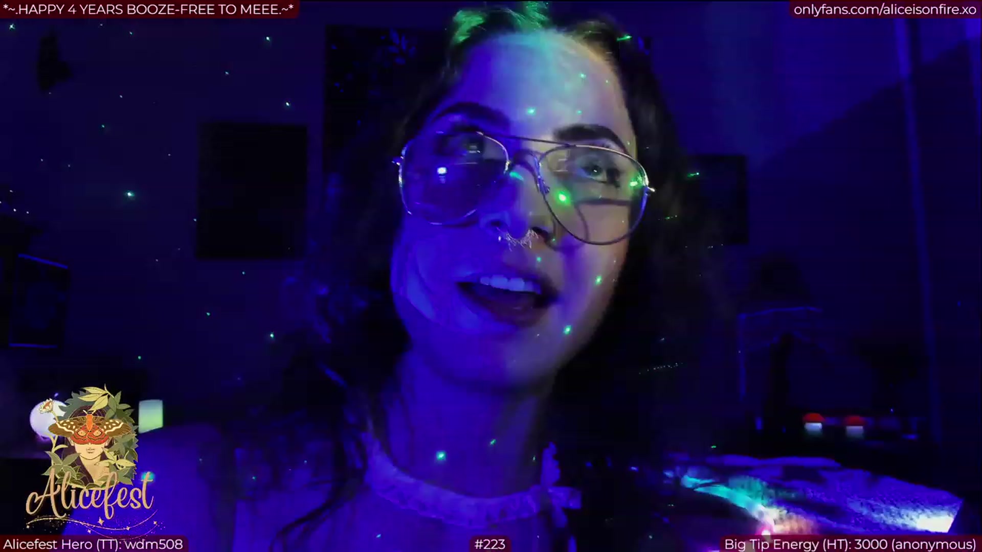 Gallery image thumbnail from aliceisonfire's myfreecams stream on, 03/12/2023, 08:22 image 1 of 20