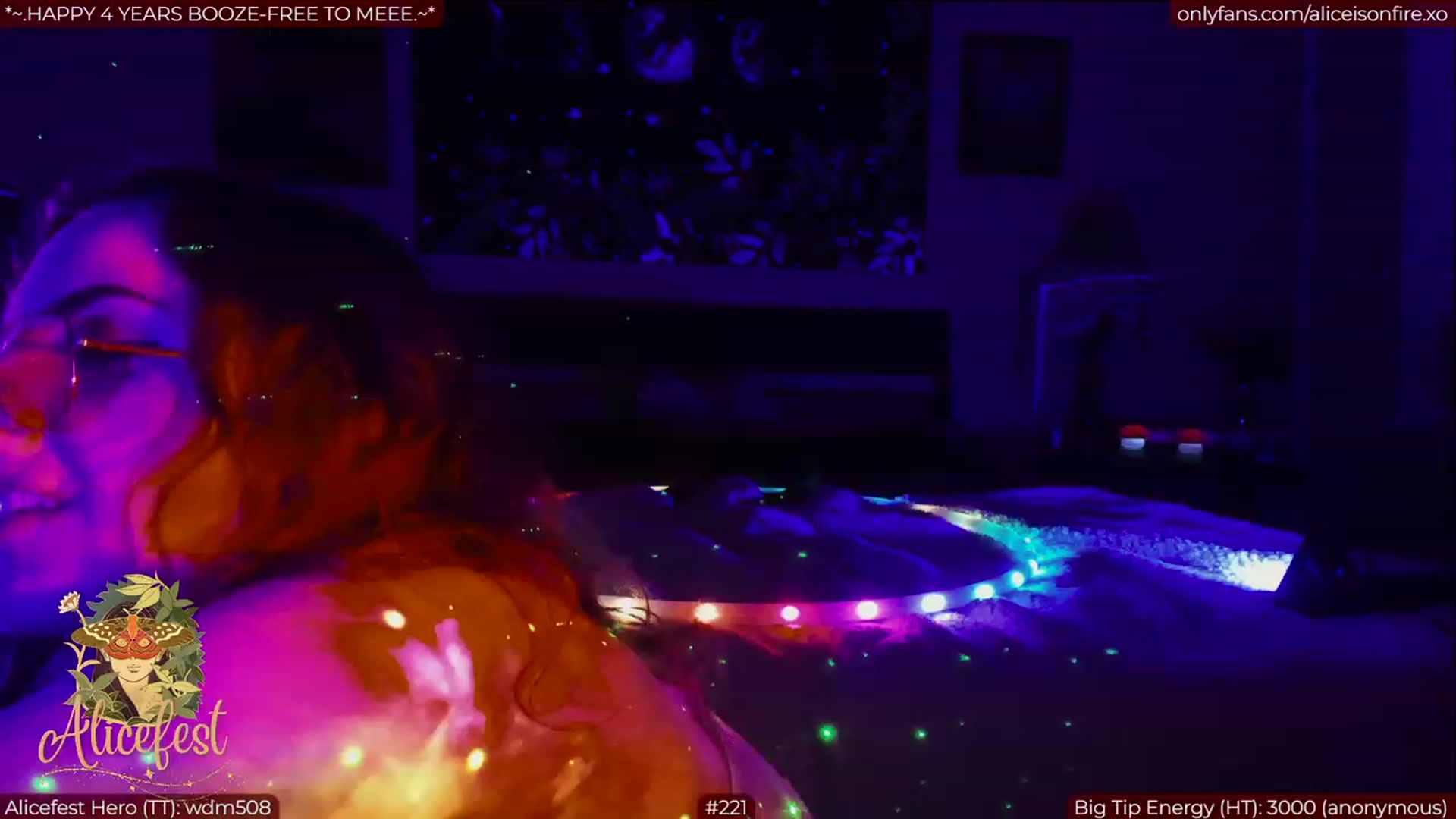 Gallery image thumbnail from aliceisonfire's myfreecams stream on, 03/12/2023, 08:22 image 8 of 20