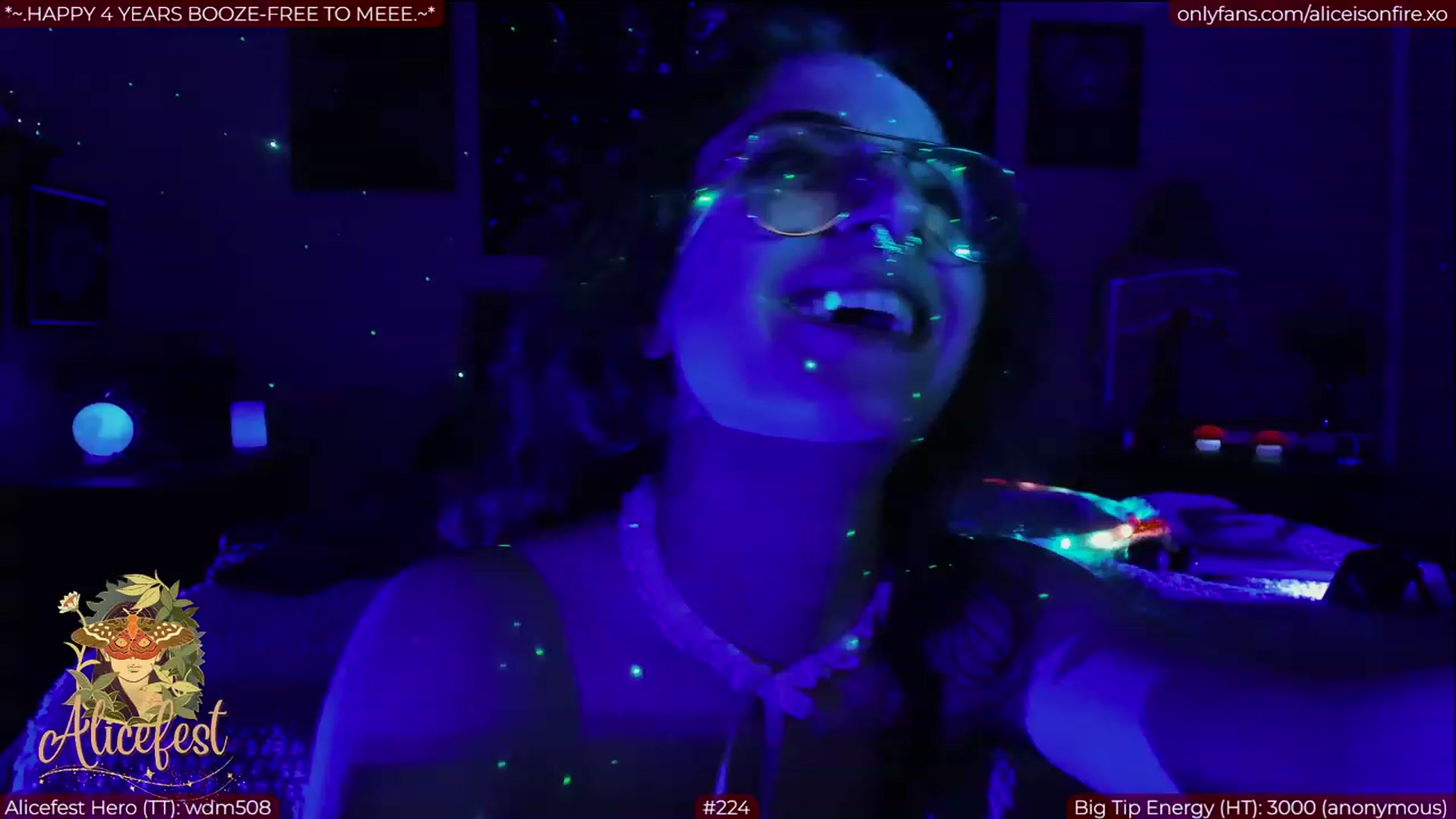 Gallery image thumbnail from aliceisonfire's myfreecams stream on, 03/12/2023, 08:22 image 5 of 20