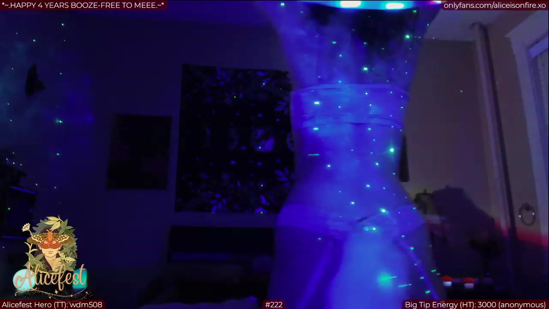 Gallery image thumbnail from aliceisonfire's myfreecams stream on, 03/12/2023, 08:22 image 7 of 20
