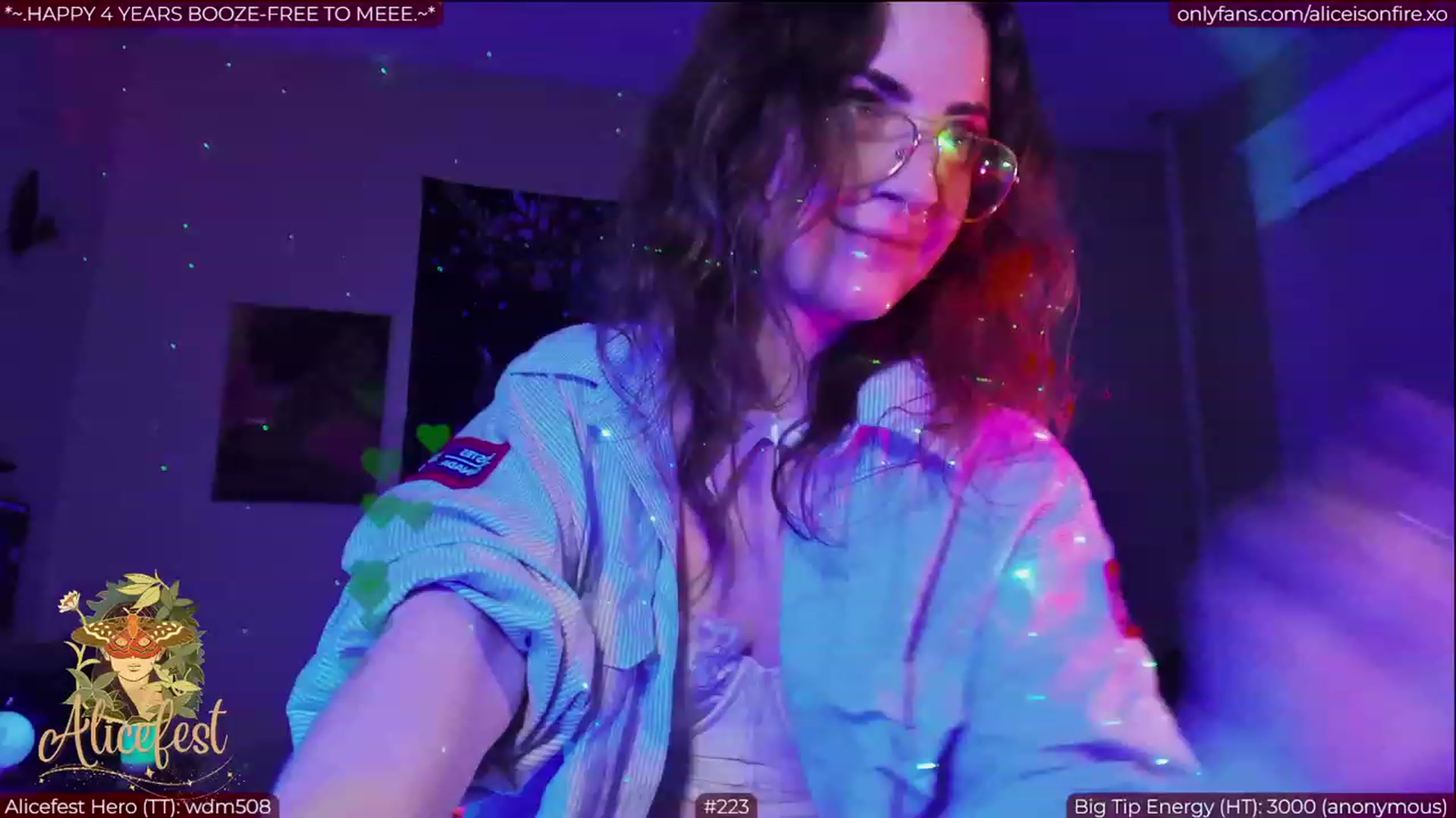 Gallery image thumbnail from aliceisonfire's myfreecams stream on, 03/12/2023, 09:14 image 1 of 20
