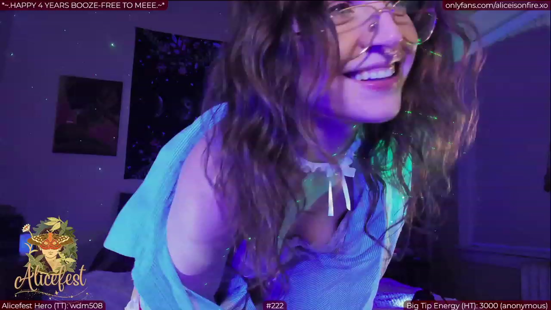 Gallery image thumbnail from aliceisonfire's myfreecams stream on, 03/12/2023, 09:14 image 6 of 20