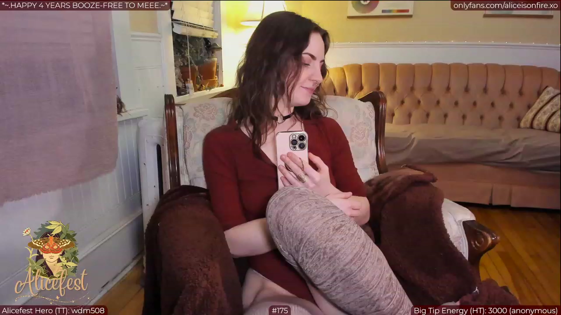 Gallery image thumbnail from aliceisonfire's myfreecams stream on, 03/14/2023, 08:23 image 1 of 20