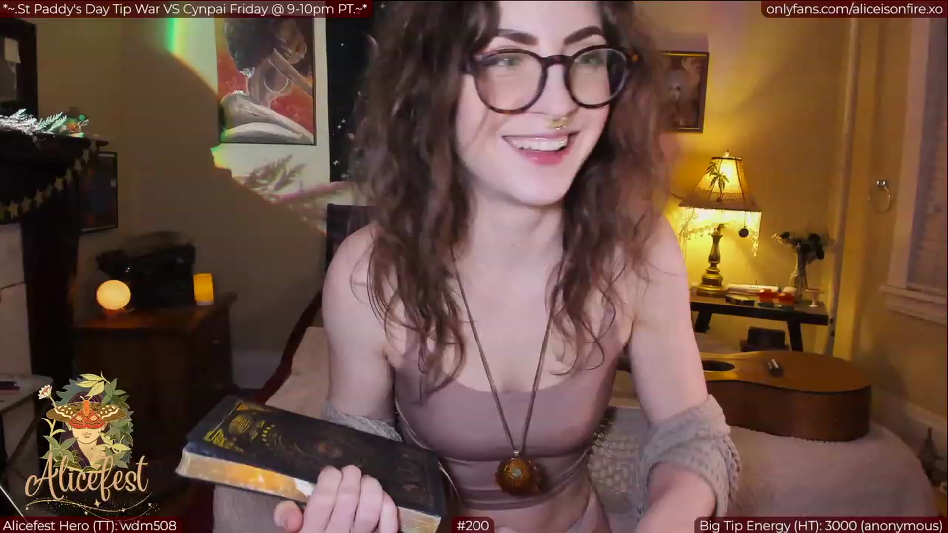 Gallery image thumbnail from aliceisonfire's myfreecams stream on, 03/16/2023, 05:35 image 3 of 20