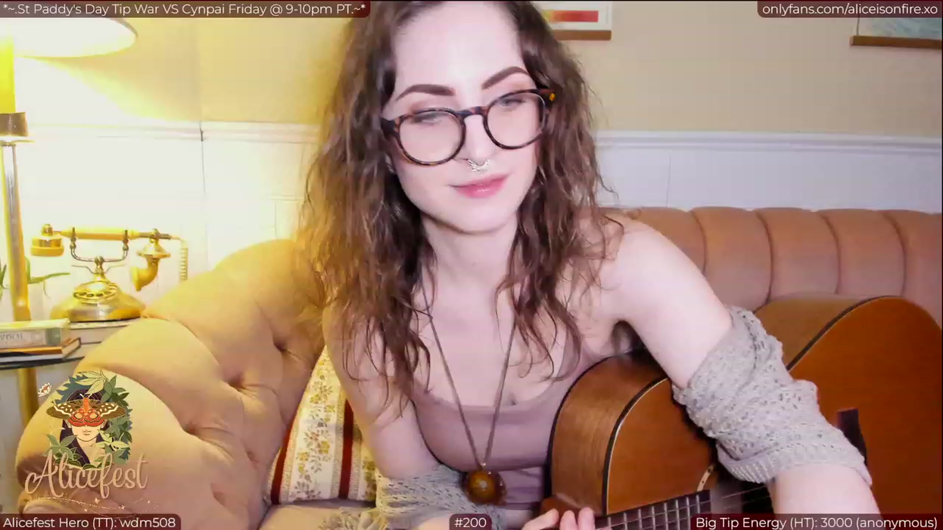 Gallery image thumbnail from aliceisonfire's myfreecams stream on, 03/16/2023, 06:55 image 4 of 20