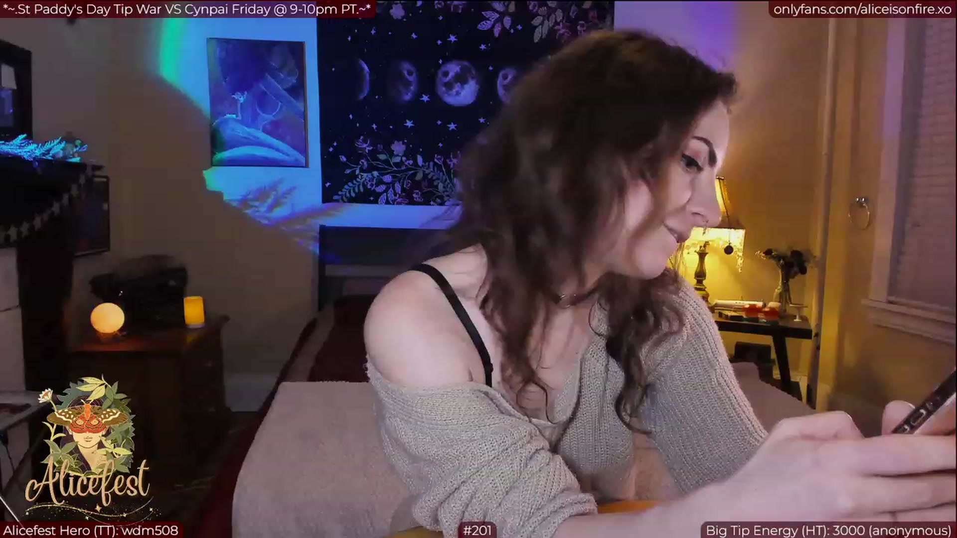 Gallery image thumbnail from aliceisonfire's myfreecams stream on, 03/17/2023, 04:02 image 18 of 20