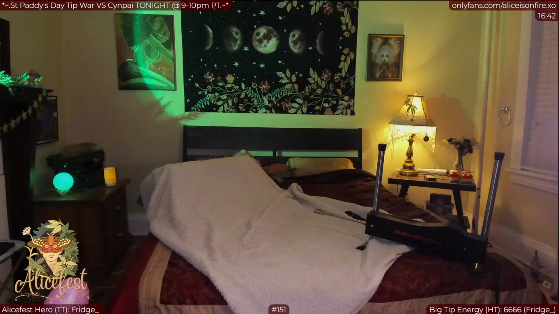 Gallery image thumbnail from aliceisonfire's myfreecams stream on, 03/18/2023, 05:43 image 10 of 20