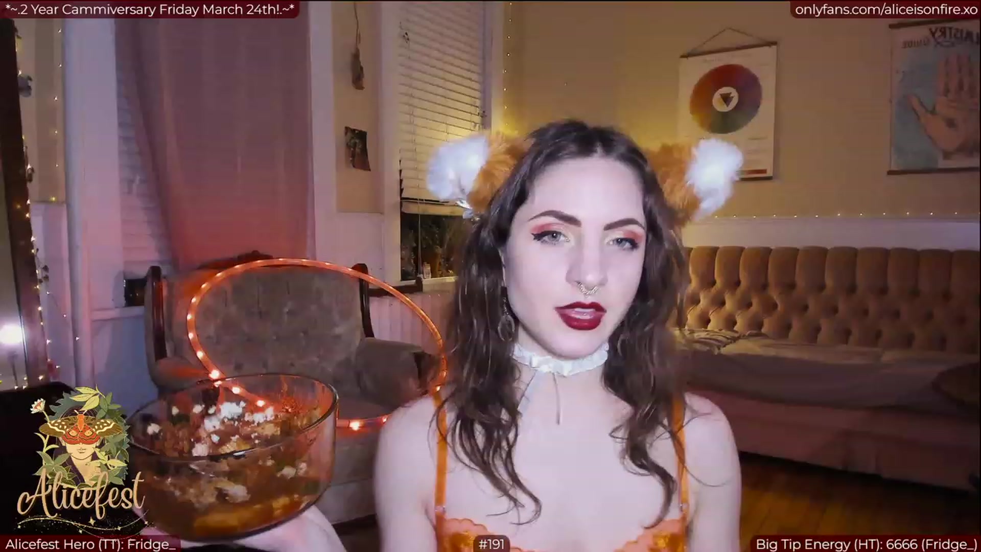Gallery image thumbnail from aliceisonfire's myfreecams stream on, 03/22/2023, 06:34 image 3 of 20