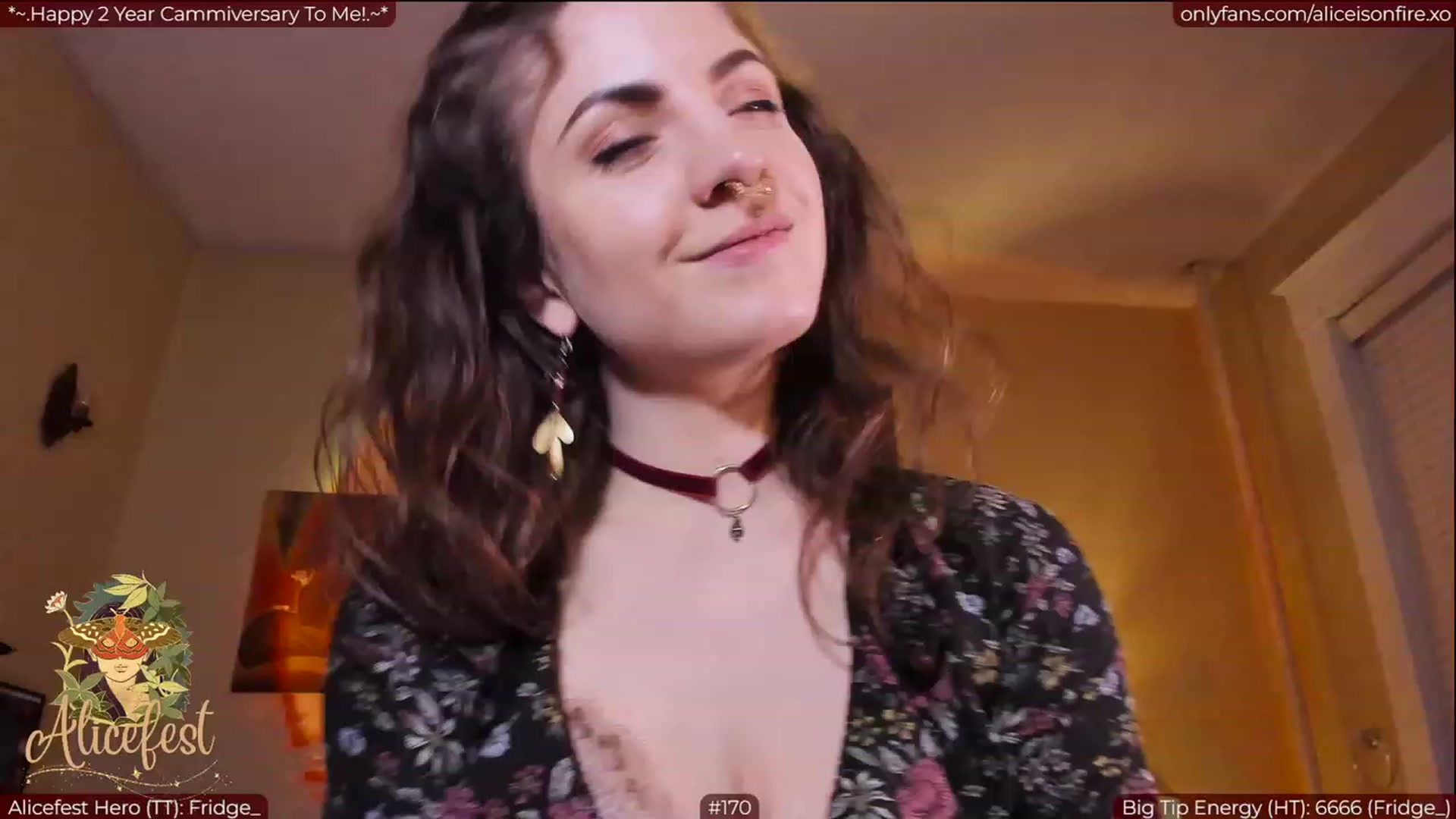 Gallery image thumbnail from aliceisonfire's myfreecams stream on, 03/27/2023, 03:03 image 18 of 20