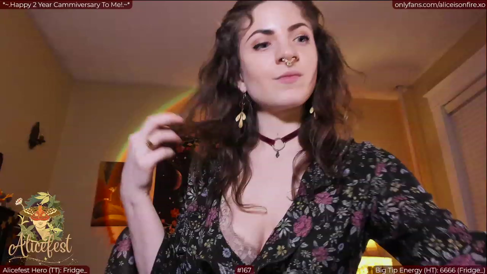 Gallery image thumbnail from aliceisonfire's myfreecams stream on, 03/27/2023, 05:10 image 10 of 20