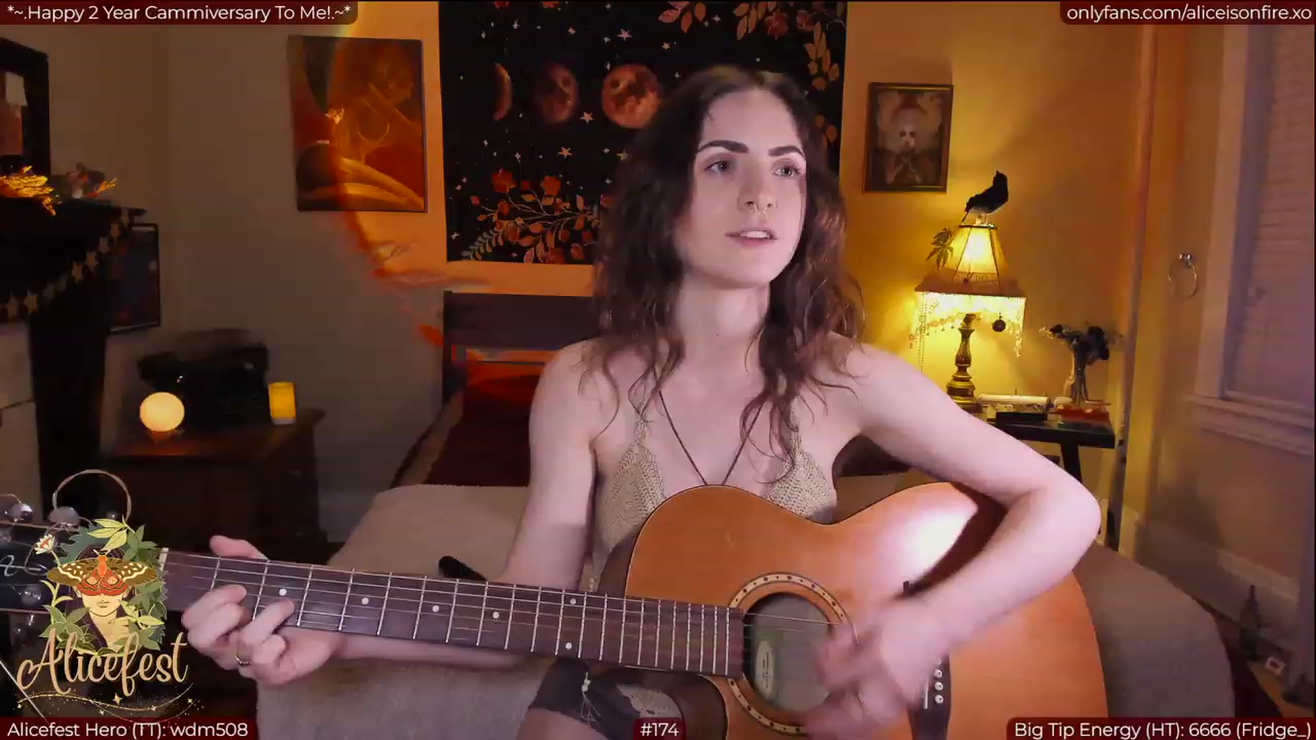 Gallery image thumbnail from aliceisonfire's myfreecams stream on, 03/29/2023, 04:53 image 19 of 20