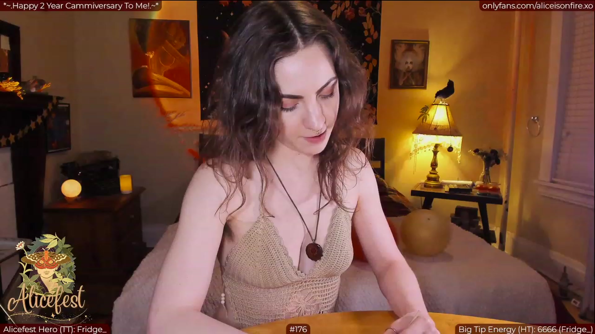Gallery image thumbnail from aliceisonfire's myfreecams stream on, 03/29/2023, 04:53 image 3 of 20