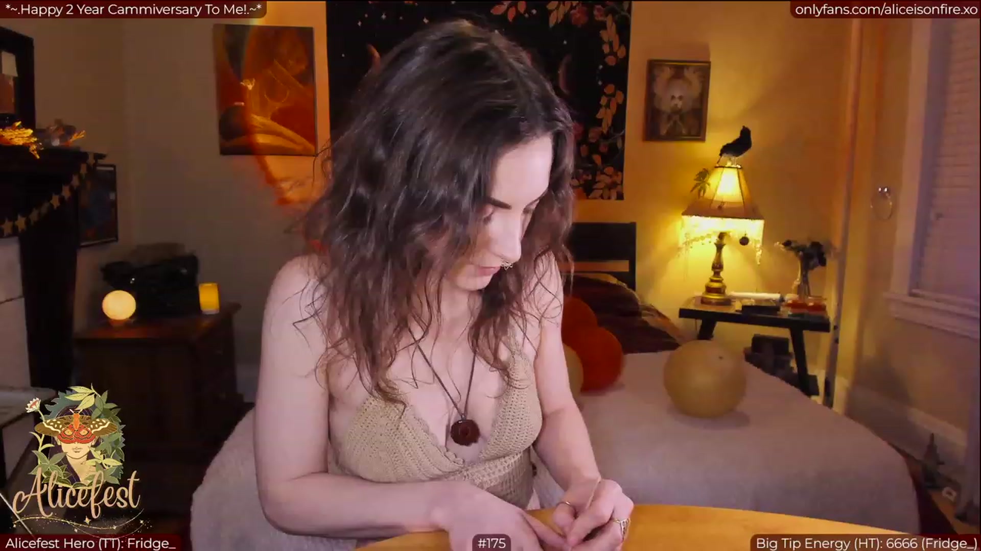 Gallery image thumbnail from aliceisonfire's myfreecams stream on, 03/29/2023, 04:53 image 13 of 20