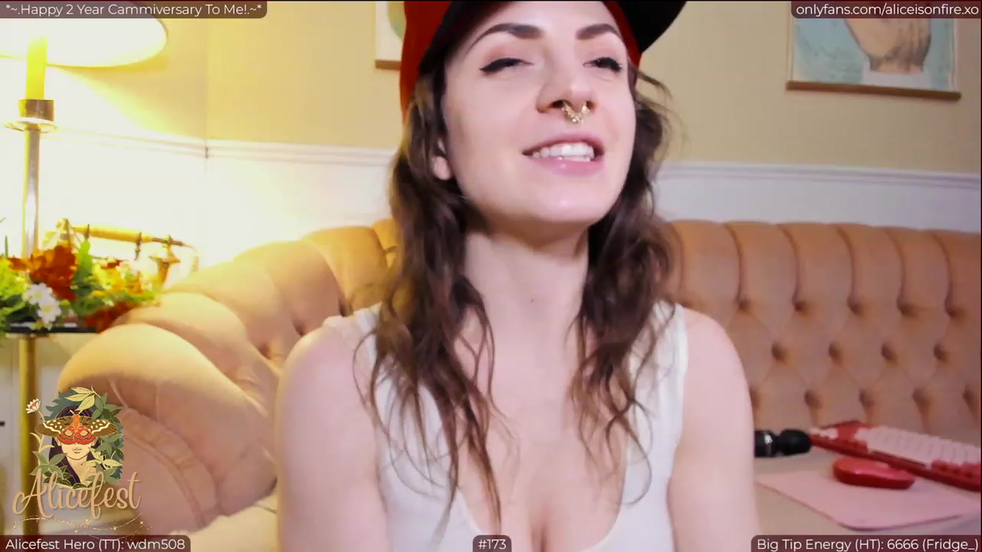 Gallery image thumbnail from aliceisonfire's myfreecams stream on, 03/30/2023, 07:31 image 17 of 20