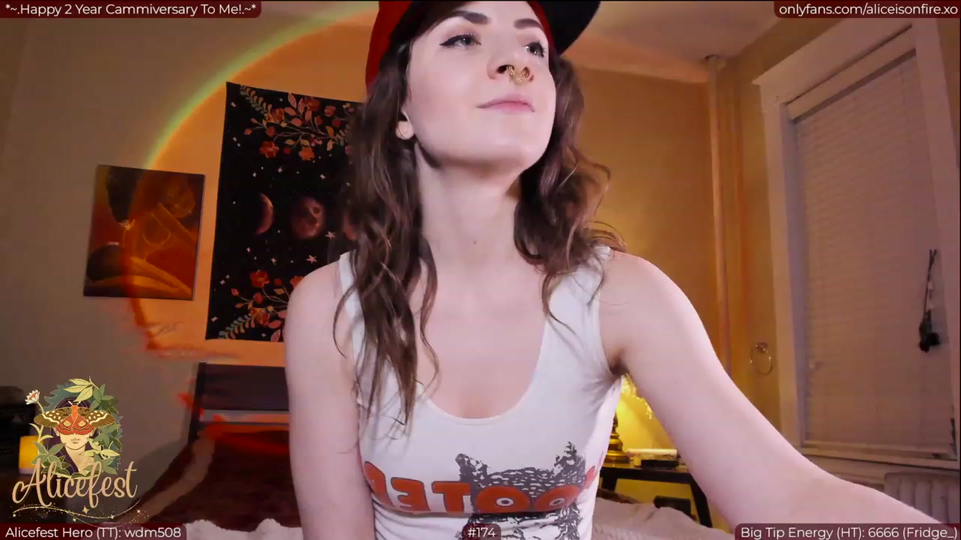 Gallery image thumbnail from aliceisonfire's myfreecams stream on, 03/30/2023, 07:31 image 2 of 20