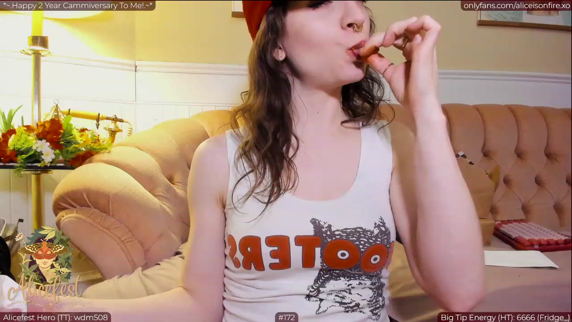 Gallery image thumbnail from aliceisonfire's myfreecams stream on, 03/30/2023, 07:31 image 7 of 20