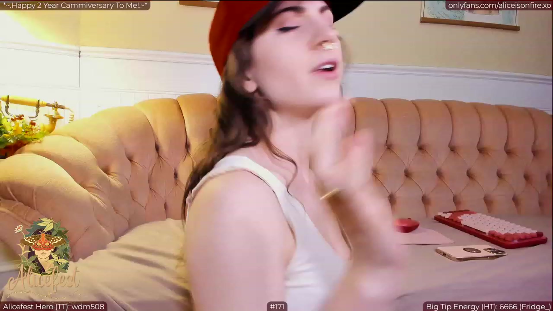 Gallery image thumbnail from aliceisonfire's myfreecams stream on, 03/30/2023, 08:14 image 8 of 20