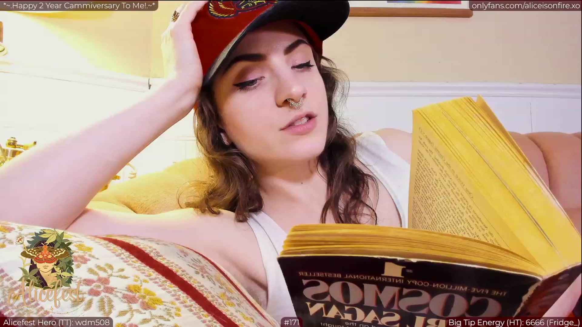 Gallery image thumbnail from aliceisonfire's myfreecams stream on, 03/30/2023, 08:14 image 13 of 20