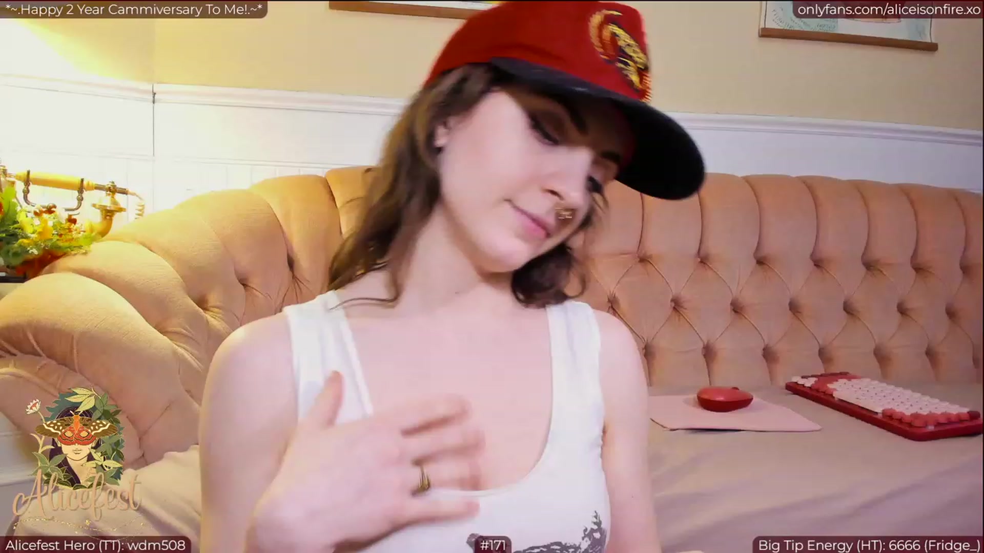 Gallery image thumbnail from aliceisonfire's myfreecams stream on, 03/30/2023, 08:14 image 7 of 20