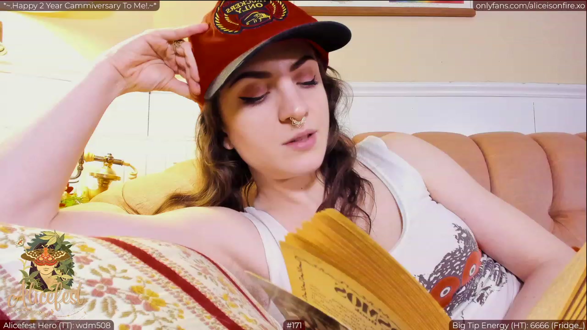 Gallery image thumbnail from aliceisonfire's myfreecams stream on, 03/30/2023, 08:14 image 16 of 20