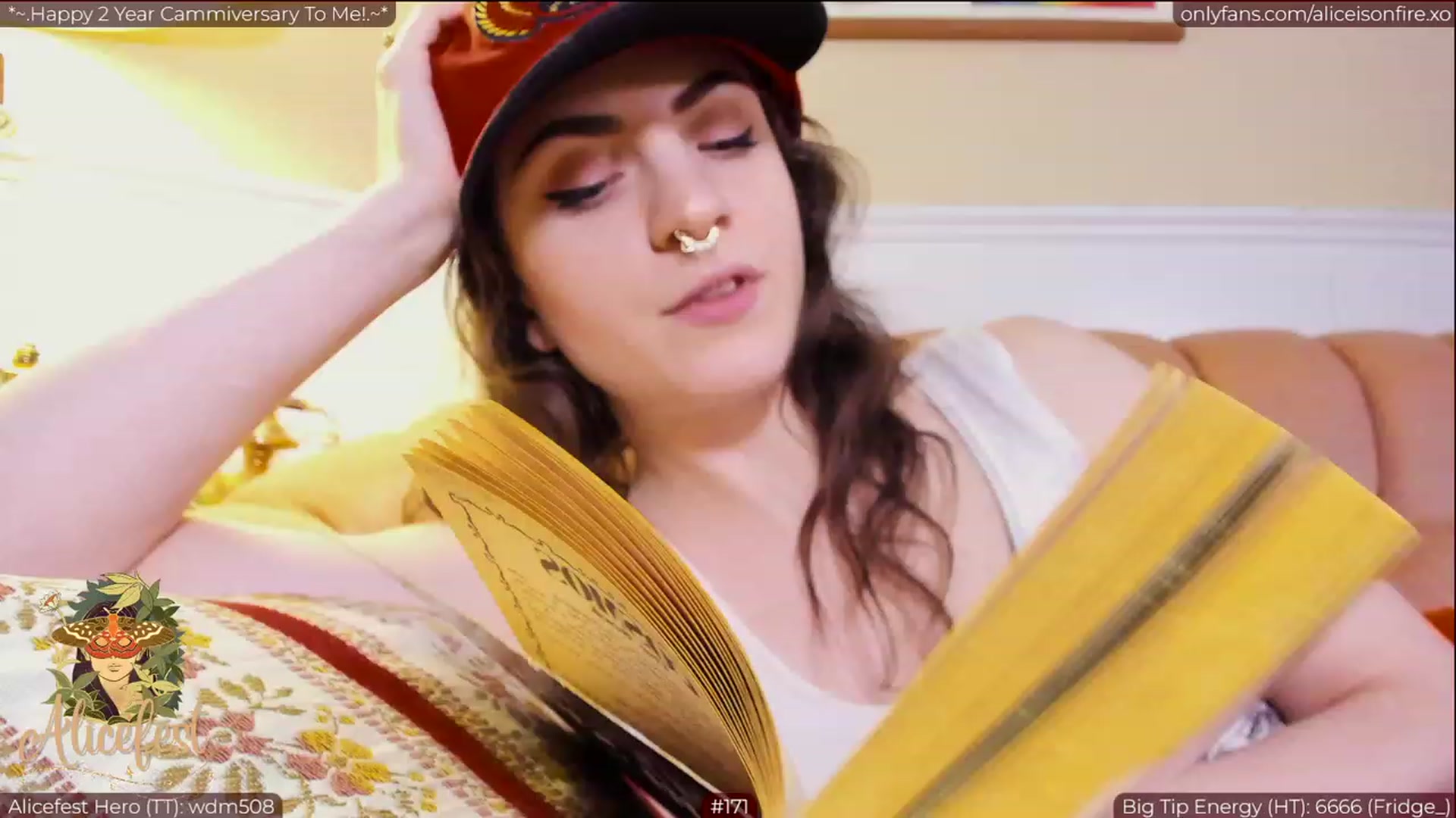 Gallery image thumbnail from aliceisonfire's myfreecams stream on, 03/30/2023, 08:14 image 12 of 20