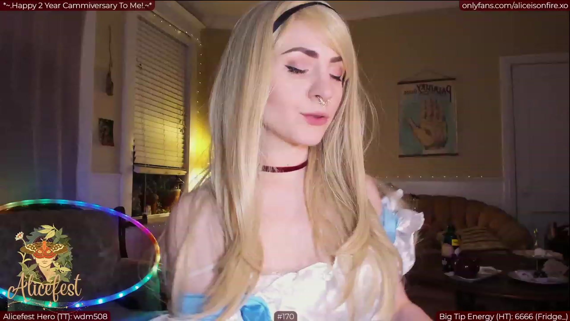 Gallery image thumbnail from aliceisonfire's myfreecams stream on, 03/31/2023, 06:54 image 17 of 20