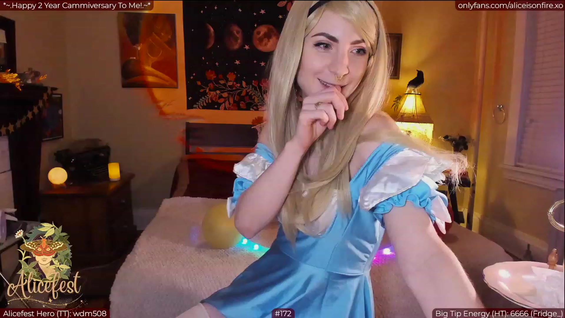 Gallery image thumbnail from aliceisonfire's myfreecams stream on, 03/31/2023, 06:54 image 12 of 20