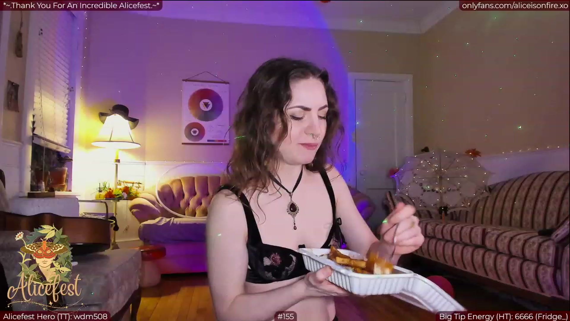 Gallery image thumbnail from aliceisonfire's myfreecams stream on, 04/01/2023, 06:05 image 4 of 20
