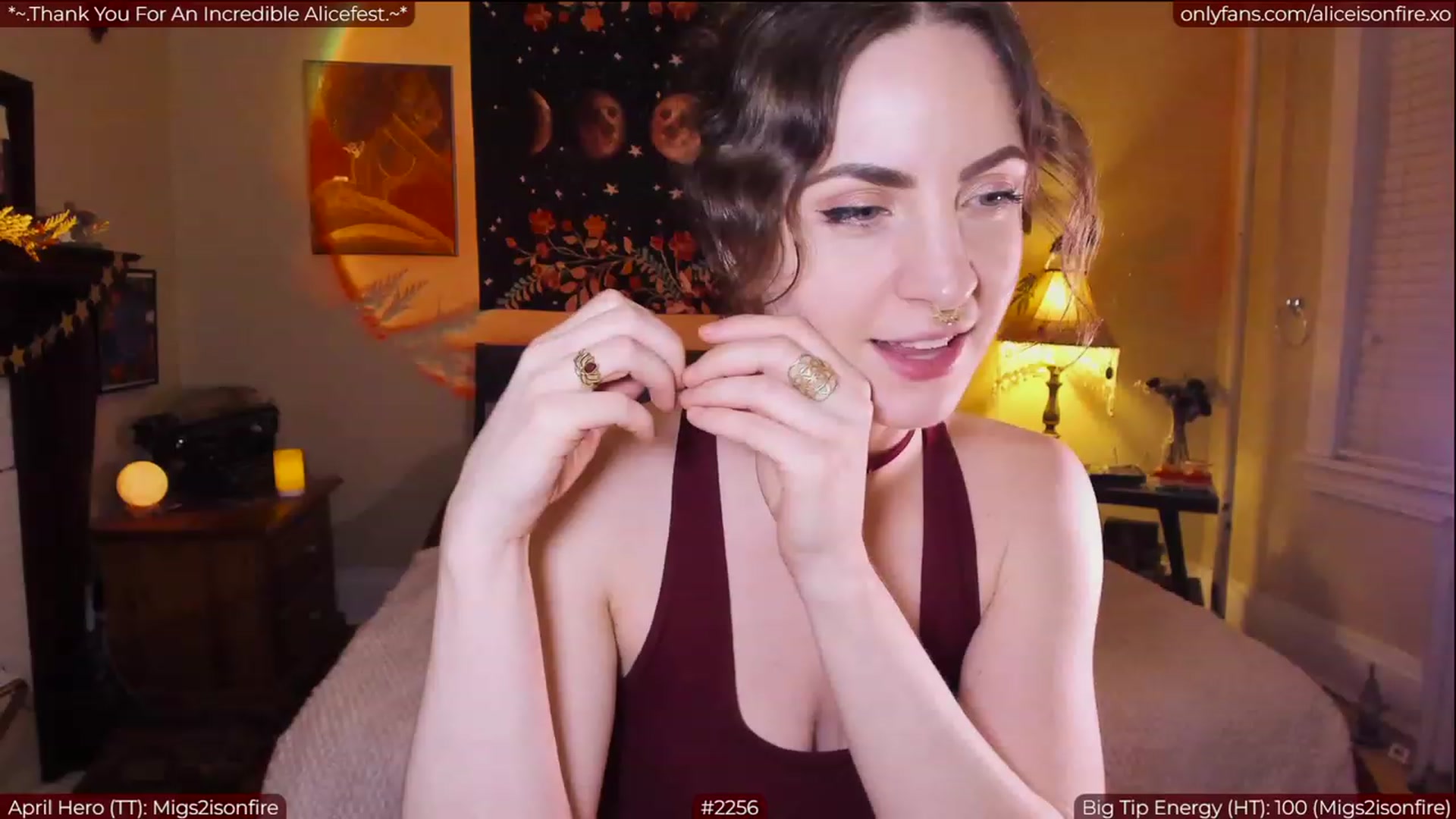 Gallery image thumbnail from aliceisonfire's myfreecams stream on, 04/03/2023, 04:06 image 8 of 20