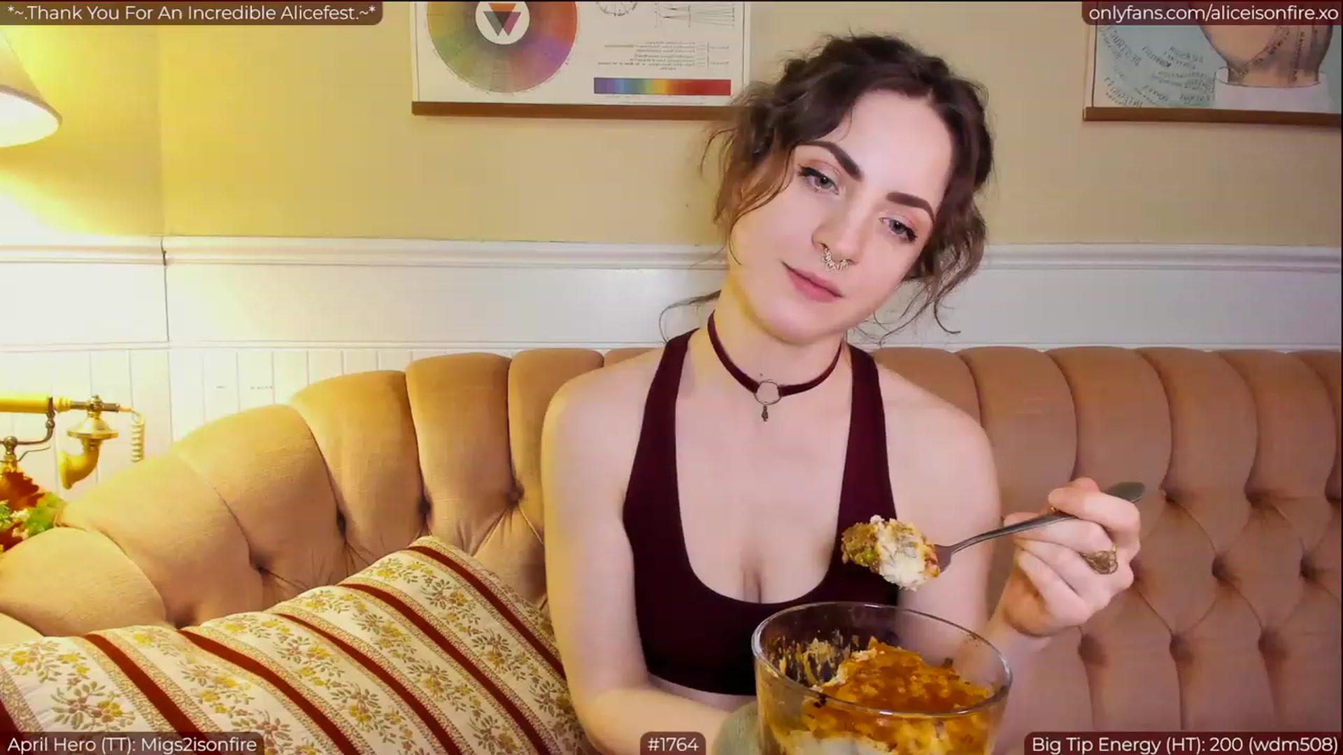 Gallery image thumbnail from aliceisonfire's myfreecams stream on, 04/03/2023, 07:44 image 2 of 20