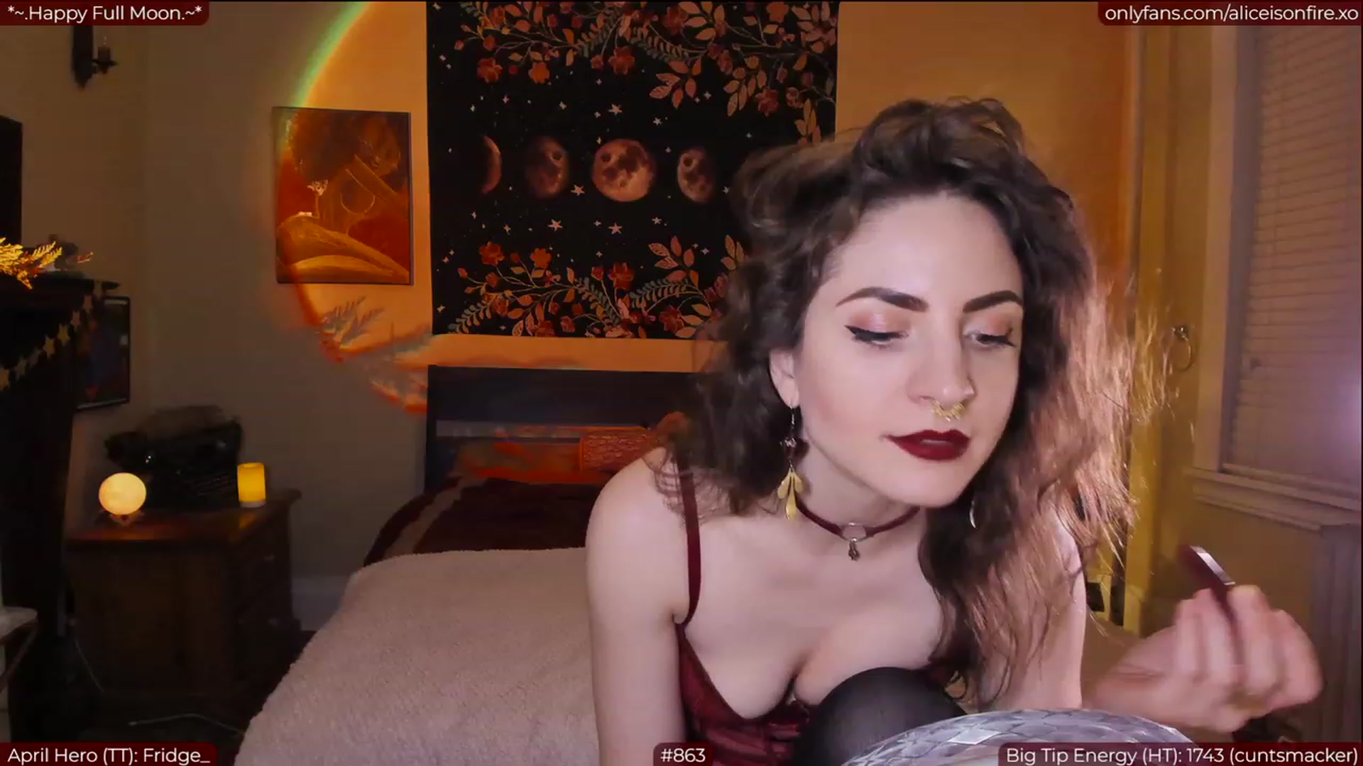 Gallery image thumbnail from aliceisonfire's myfreecams stream on, 04/07/2023, 05:07 image 10 of 20