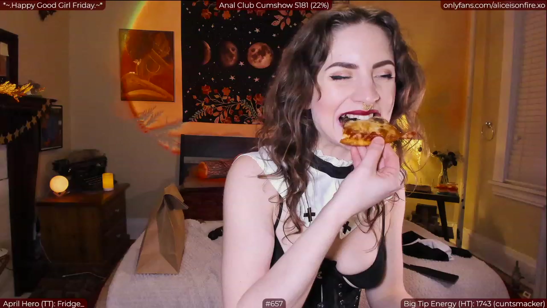 Gallery image thumbnail from aliceisonfire's myfreecams stream on, 04/08/2023, 06:22 image 16 of 20
