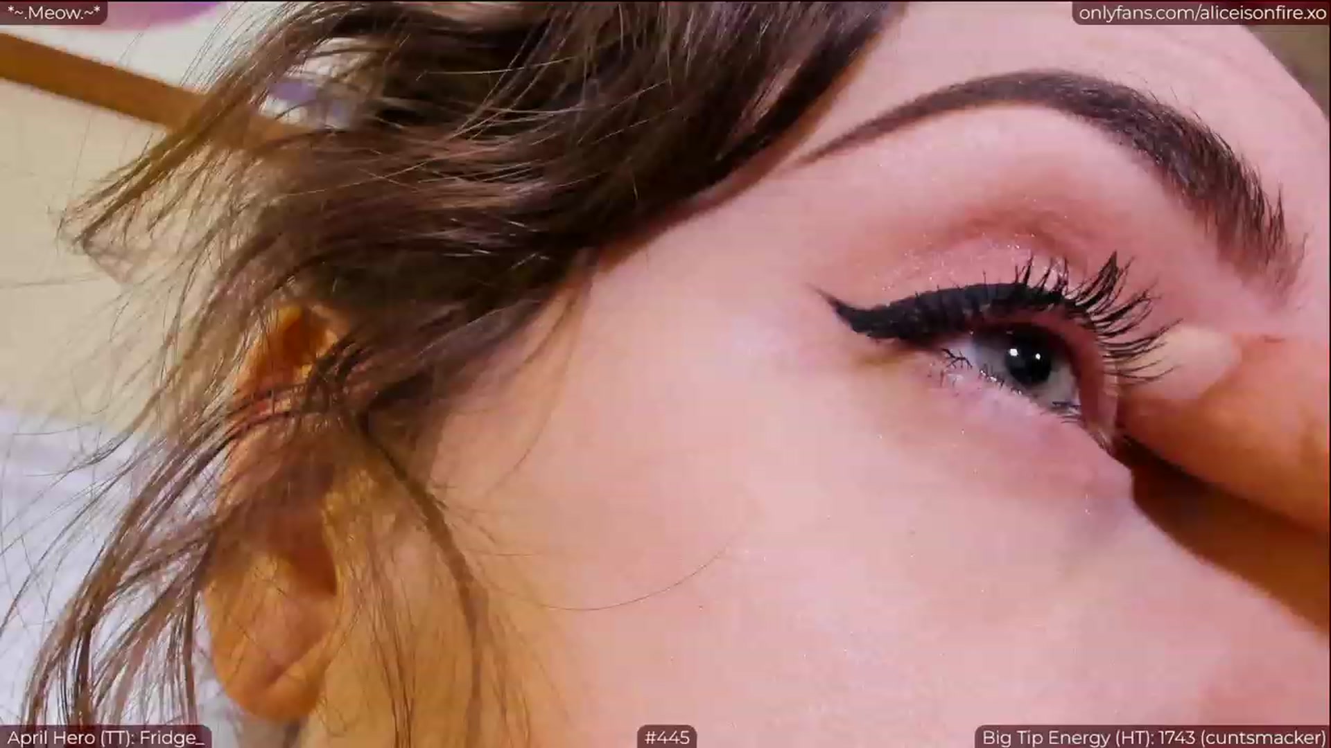 Gallery image thumbnail from aliceisonfire's myfreecams stream on, 04/14/2023, 08:18 image 14 of 20