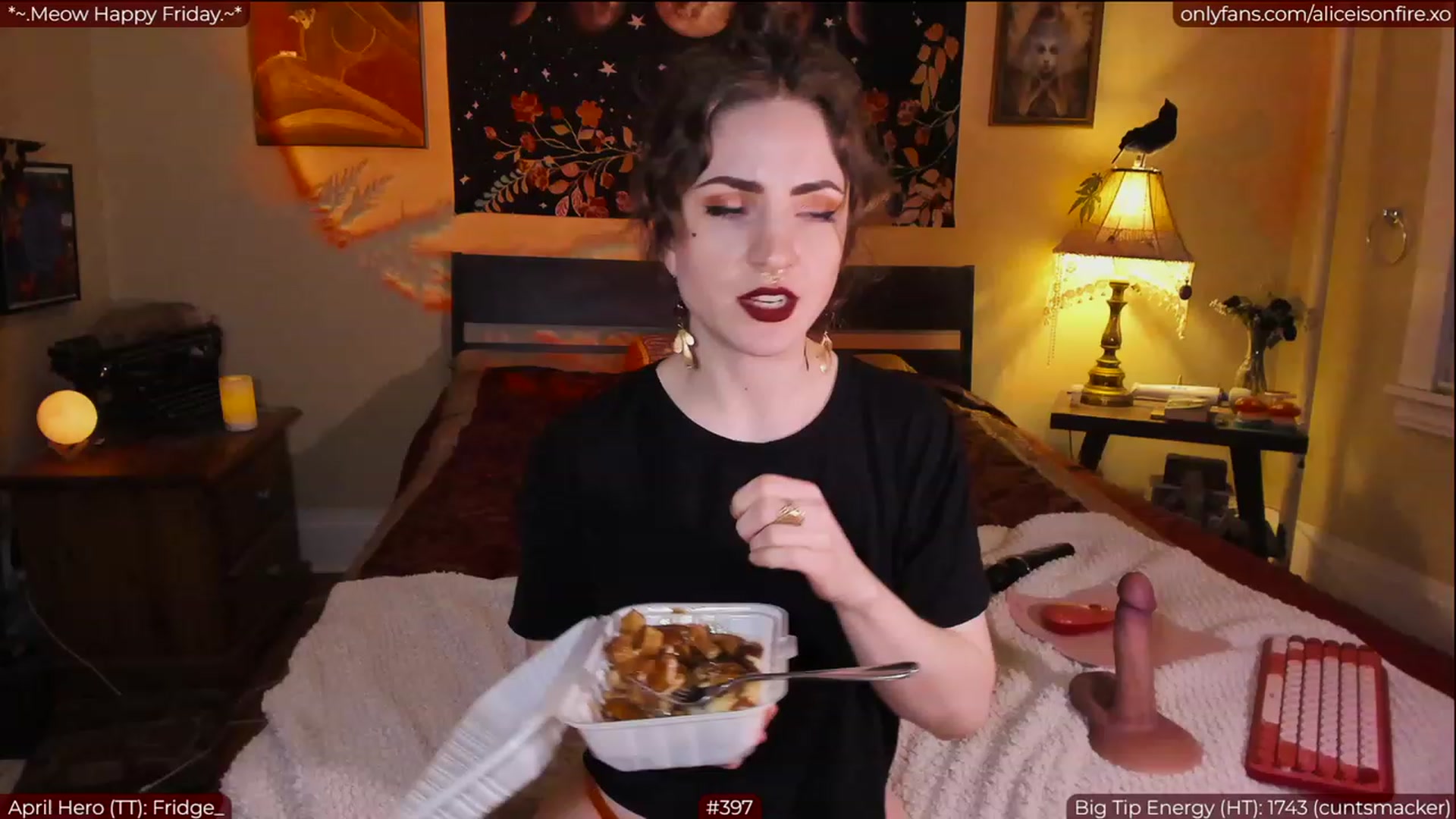 Gallery image thumbnail from aliceisonfire's myfreecams stream on, 04/15/2023, 07:50 image 4 of 20
