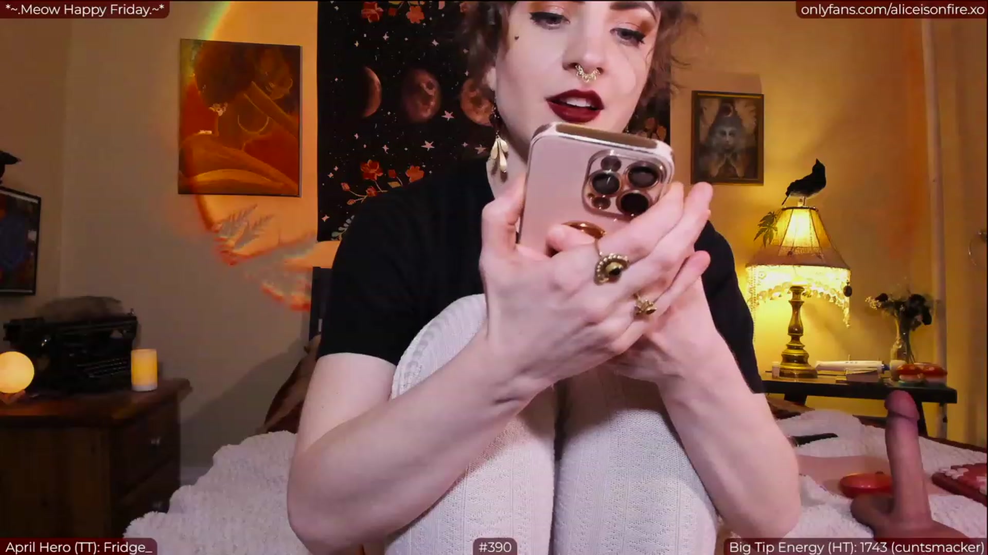 Gallery image thumbnail from aliceisonfire's myfreecams stream on, 04/15/2023, 07:50 image 12 of 20