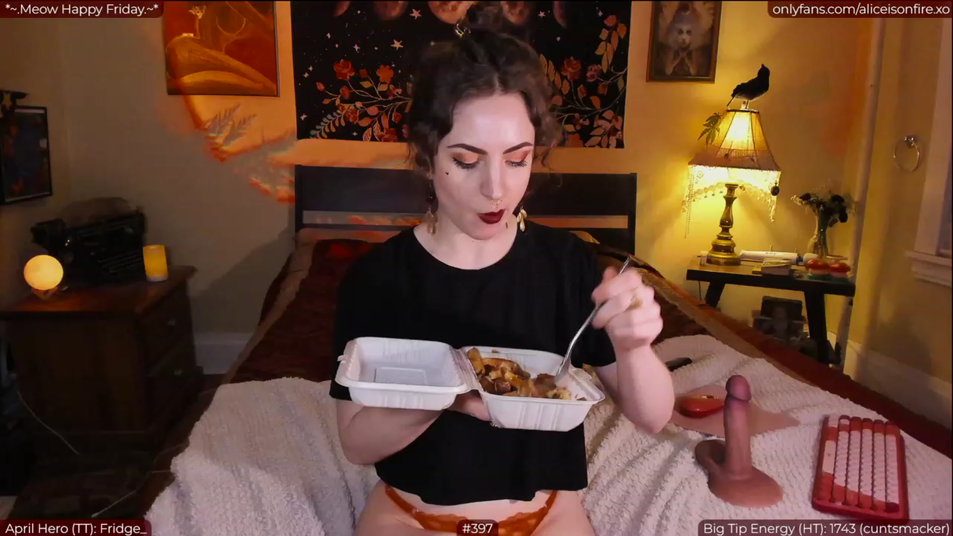 Gallery image thumbnail from aliceisonfire's myfreecams stream on, 04/15/2023, 07:50 image 5 of 20