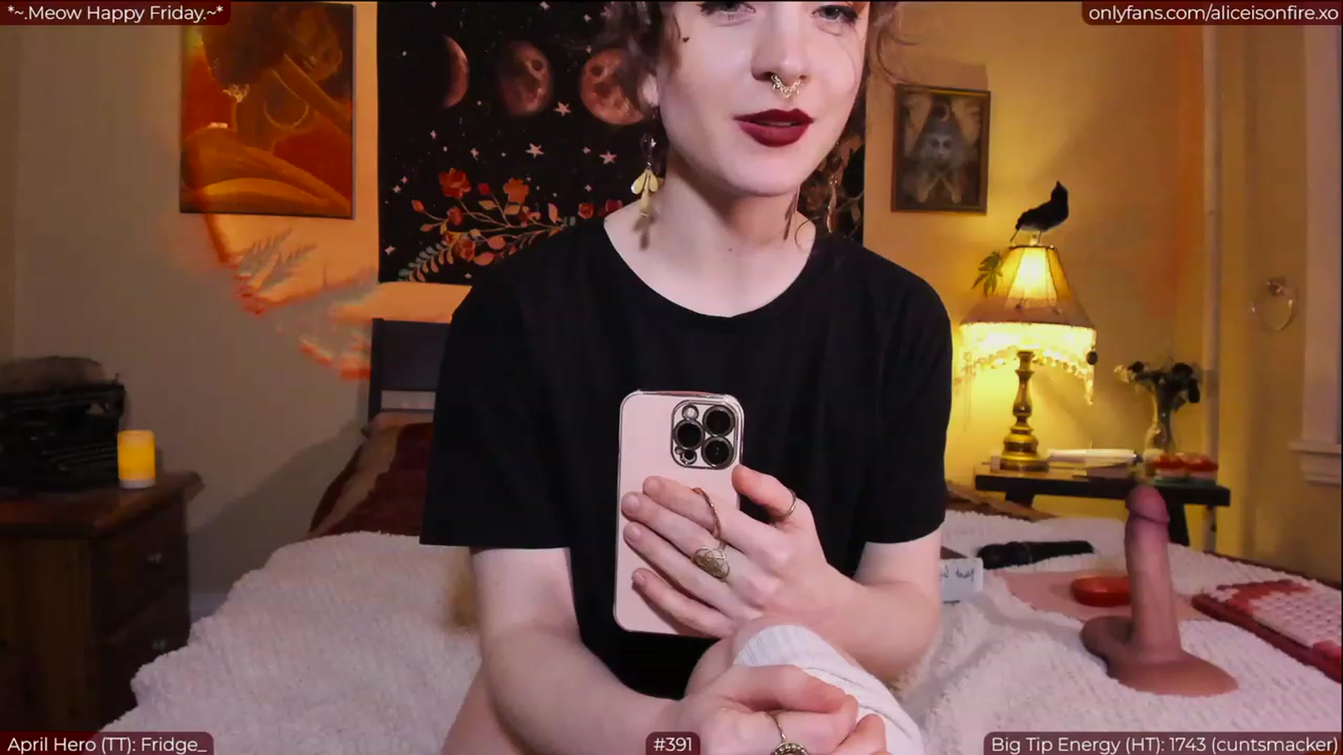 Gallery image thumbnail from aliceisonfire's myfreecams stream on, 04/15/2023, 07:50 image 8 of 20
