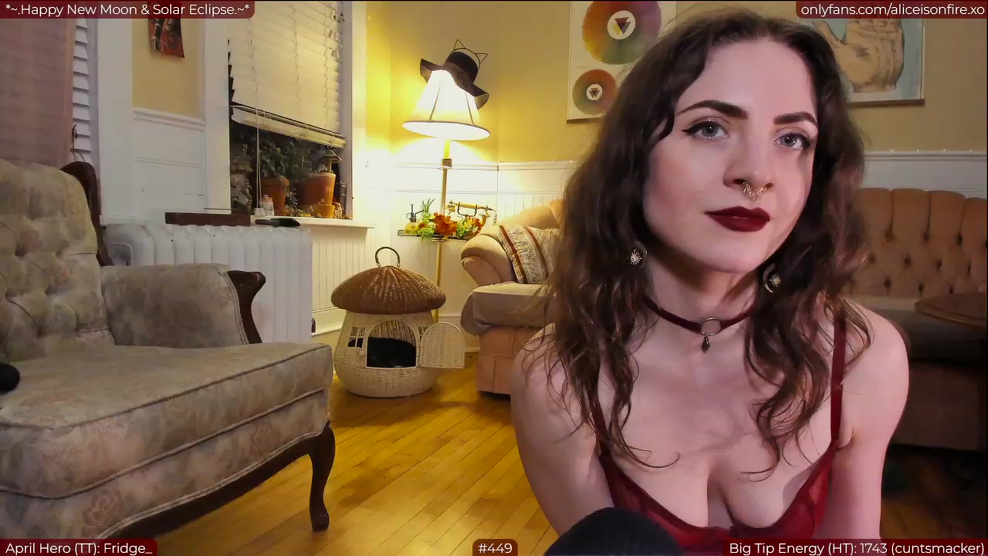 Gallery image thumbnail from aliceisonfire's myfreecams stream on, 04/20/2023, 08:40 image 14 of 20