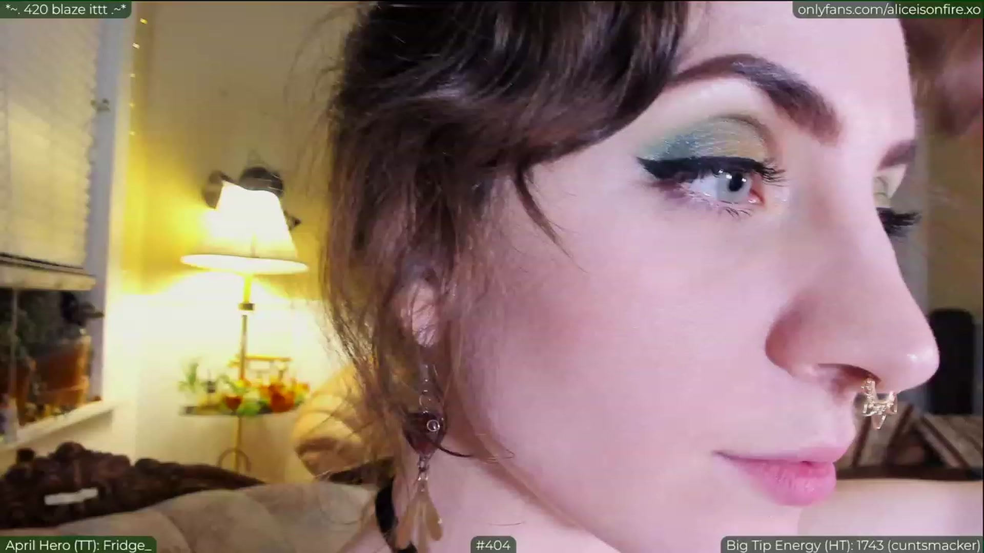 Gallery image thumbnail from aliceisonfire's myfreecams stream on, 04/21/2023, 08:27 image 1 of 20