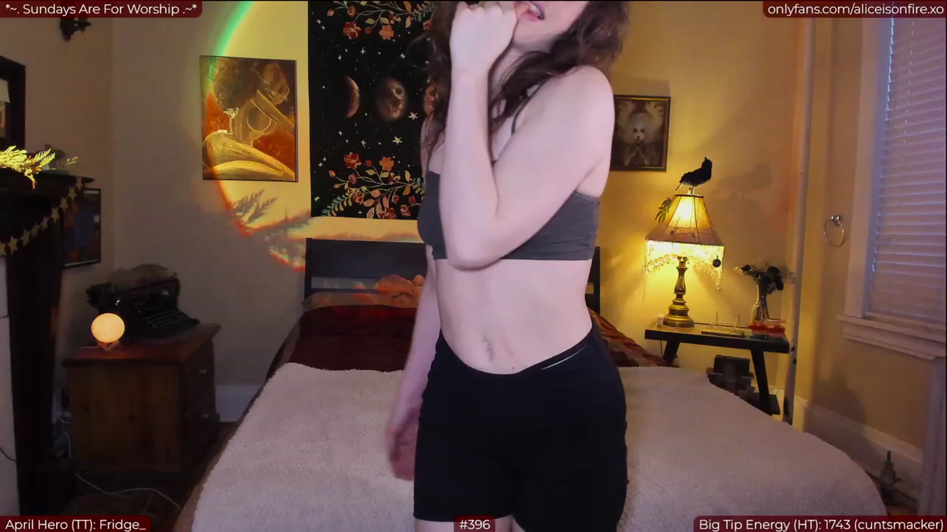 Gallery image thumbnail from aliceisonfire's myfreecams stream on, 04/24/2023, 01:30 image 17 of 20