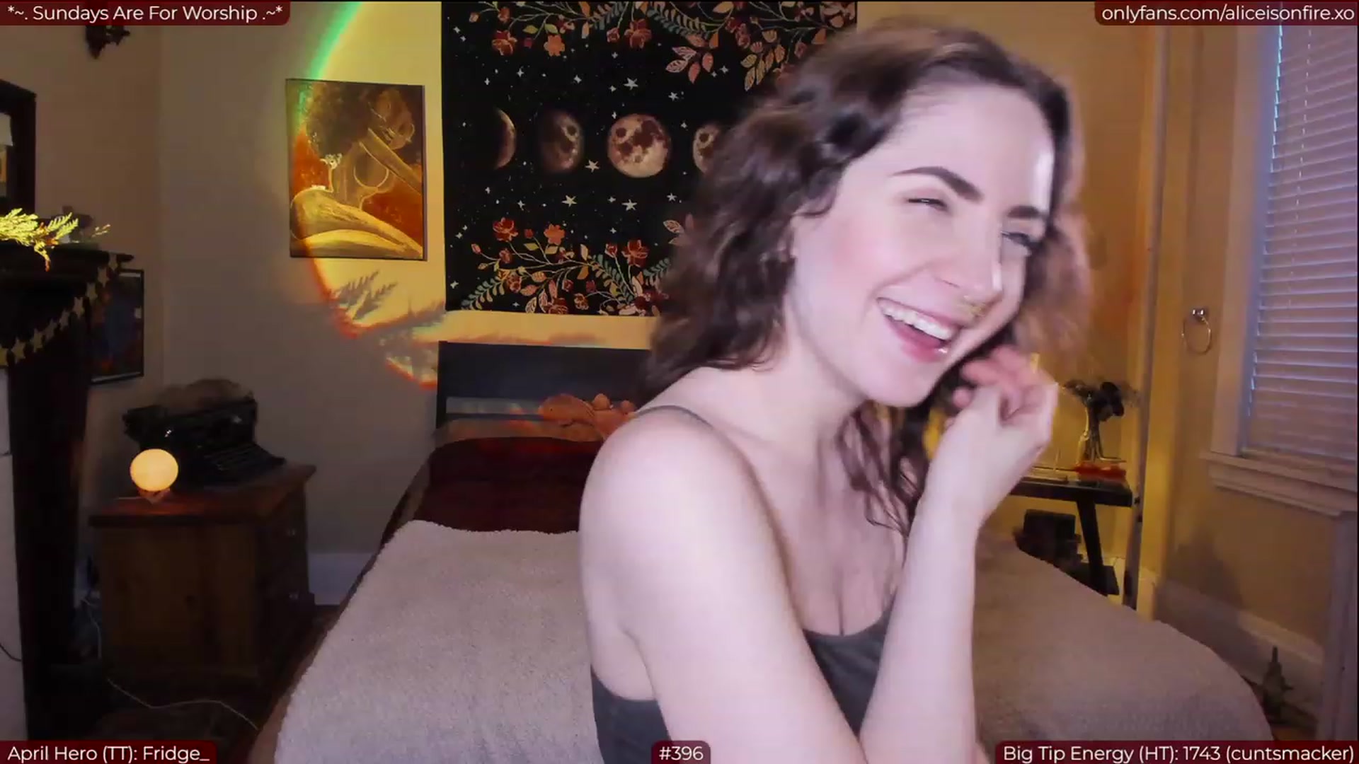 Gallery image thumbnail from aliceisonfire's myfreecams stream on, 04/24/2023, 01:30 image 12 of 20