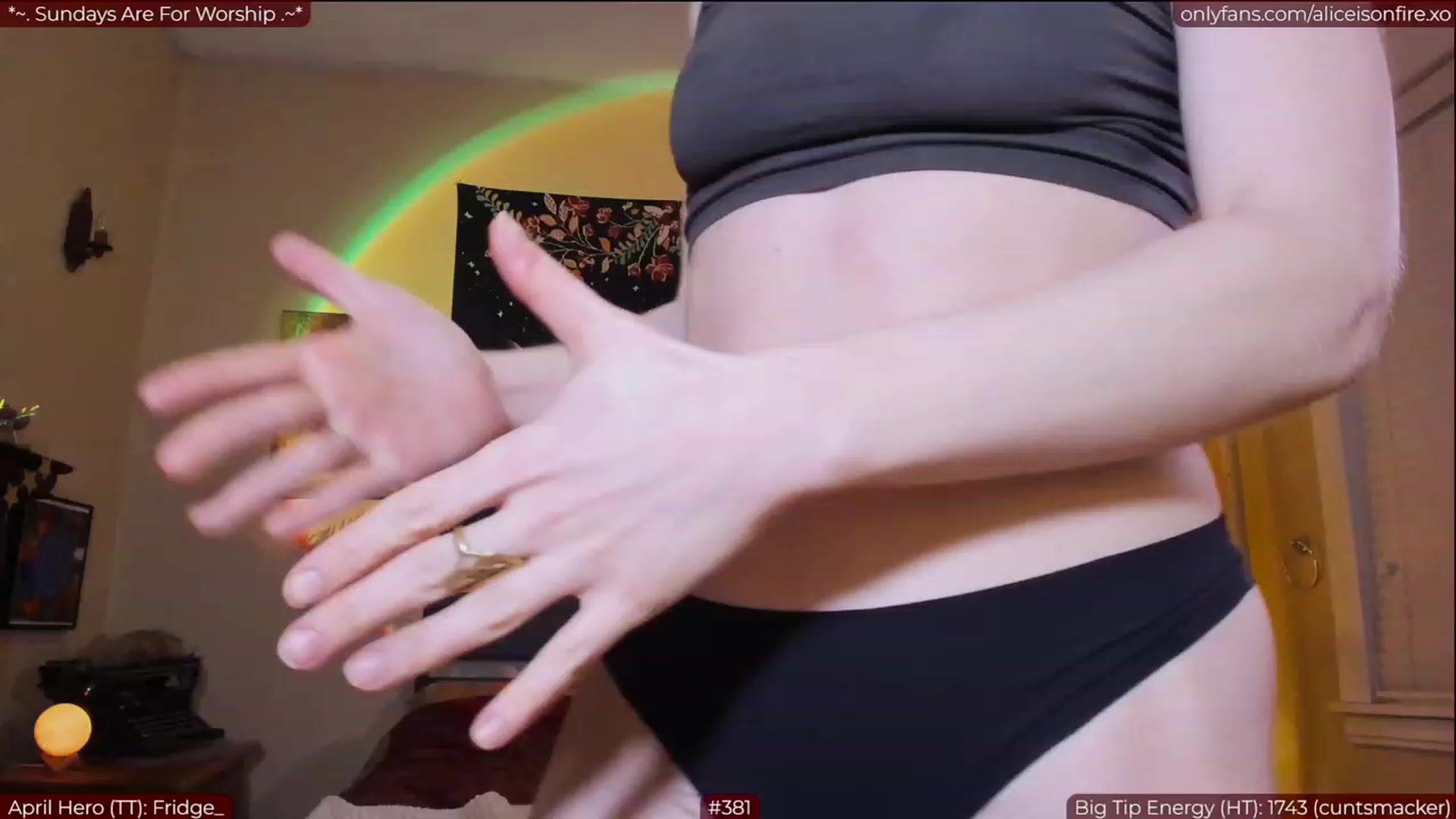 Gallery image thumbnail from aliceisonfire's myfreecams stream on, 04/24/2023, 05:49 image 2 of 20