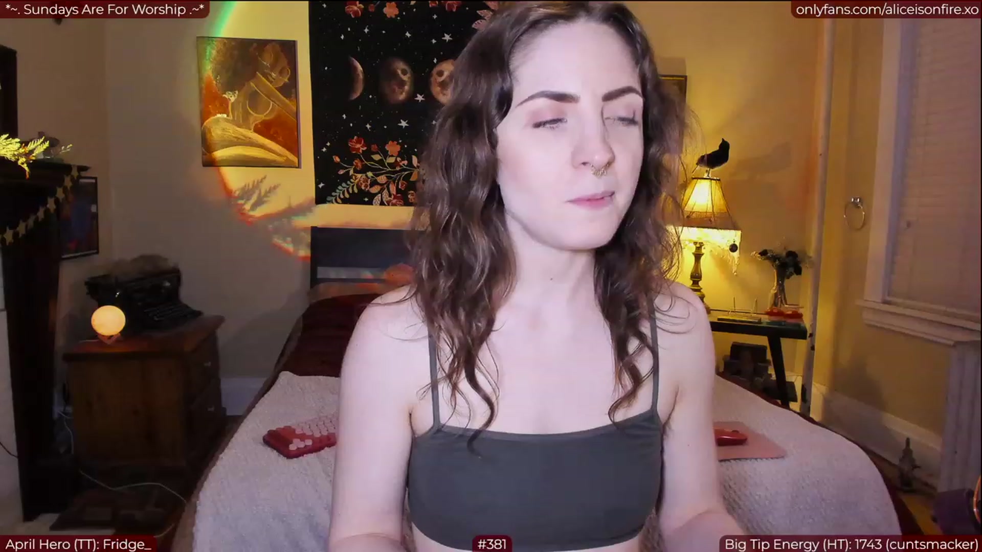 Gallery image thumbnail from aliceisonfire's myfreecams stream on, 04/24/2023, 05:49 image 5 of 20