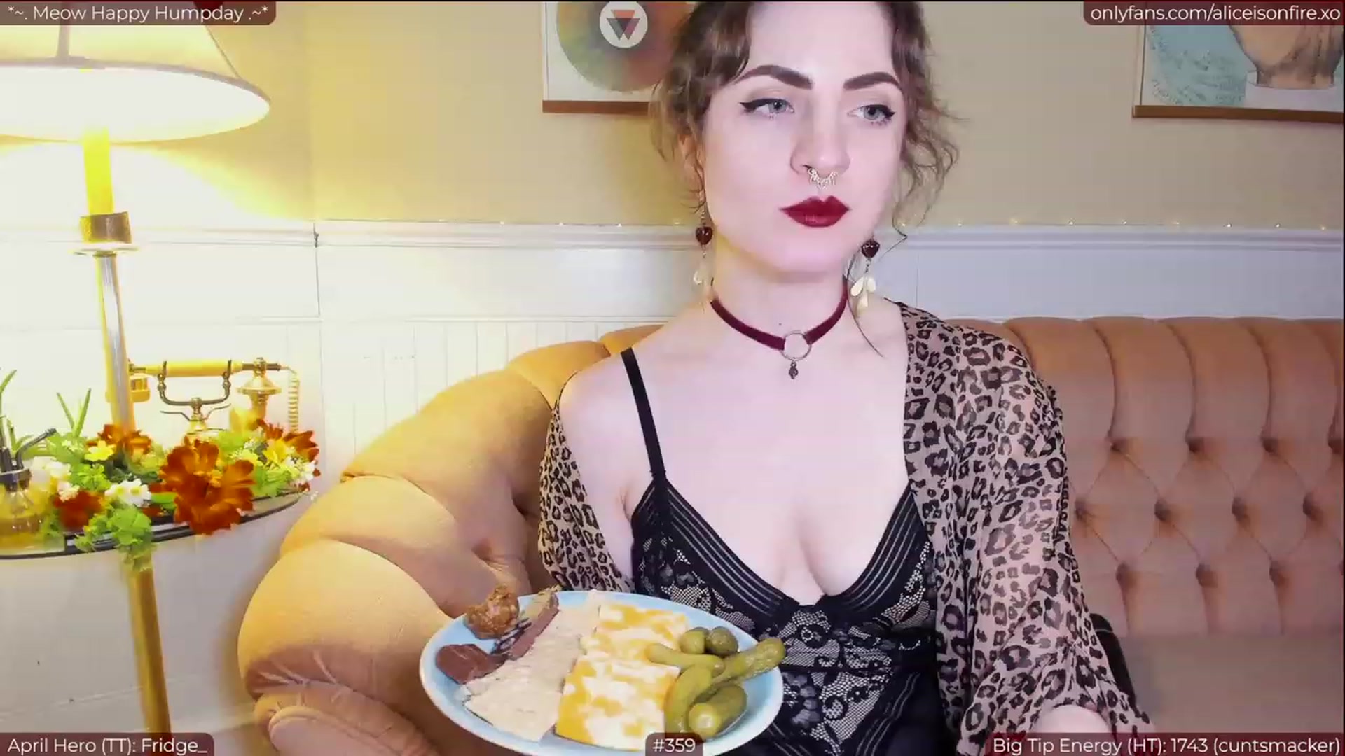 Gallery image thumbnail from aliceisonfire's myfreecams stream on, 04/27/2023, 06:42 image 3 of 20