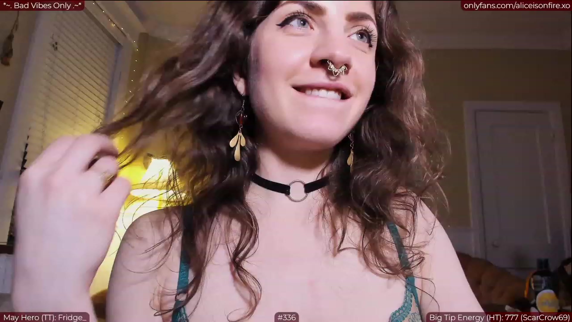 Gallery image thumbnail from aliceisonfire's myfreecams stream on, 05/08/2023, 08:43 image 5 of 20