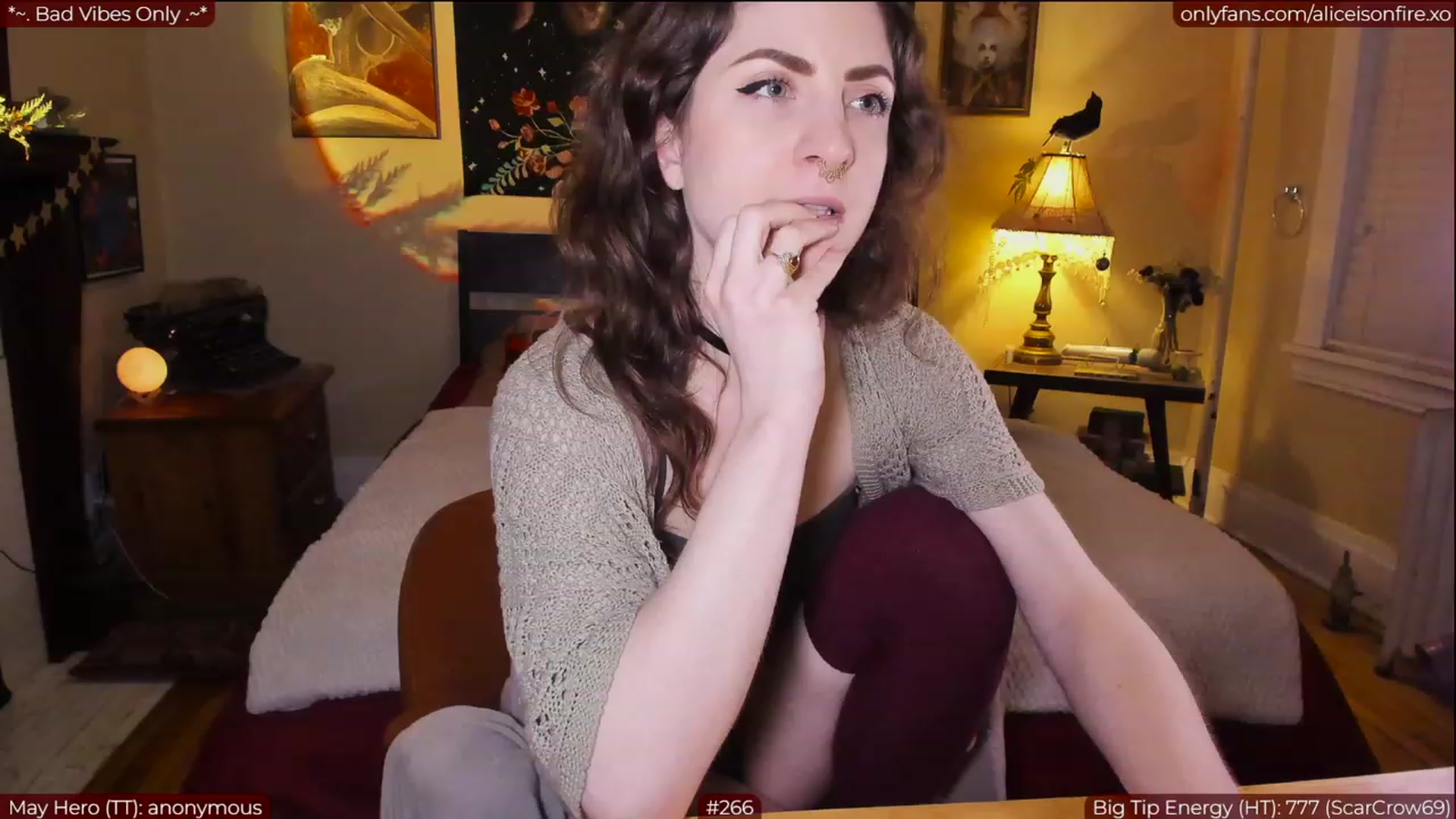 Gallery image thumbnail from aliceisonfire's myfreecams stream on, 05/09/2023, 04:44 image 13 of 20