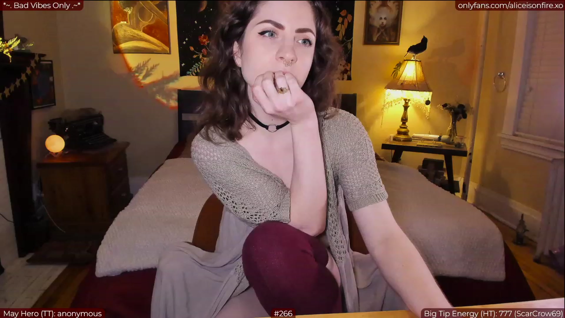 Gallery image thumbnail from aliceisonfire's myfreecams stream on, 05/09/2023, 04:44 image 12 of 20