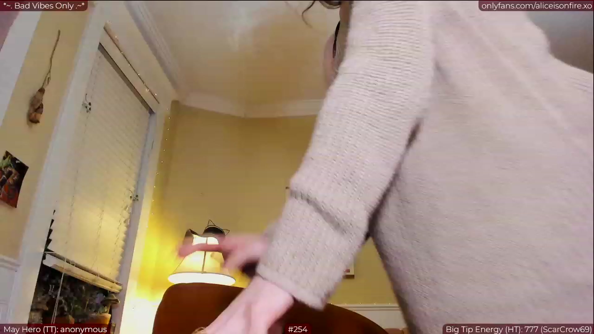 Gallery image thumbnail from aliceisonfire's myfreecams stream on, 05/09/2023, 10:02 image 8 of 20