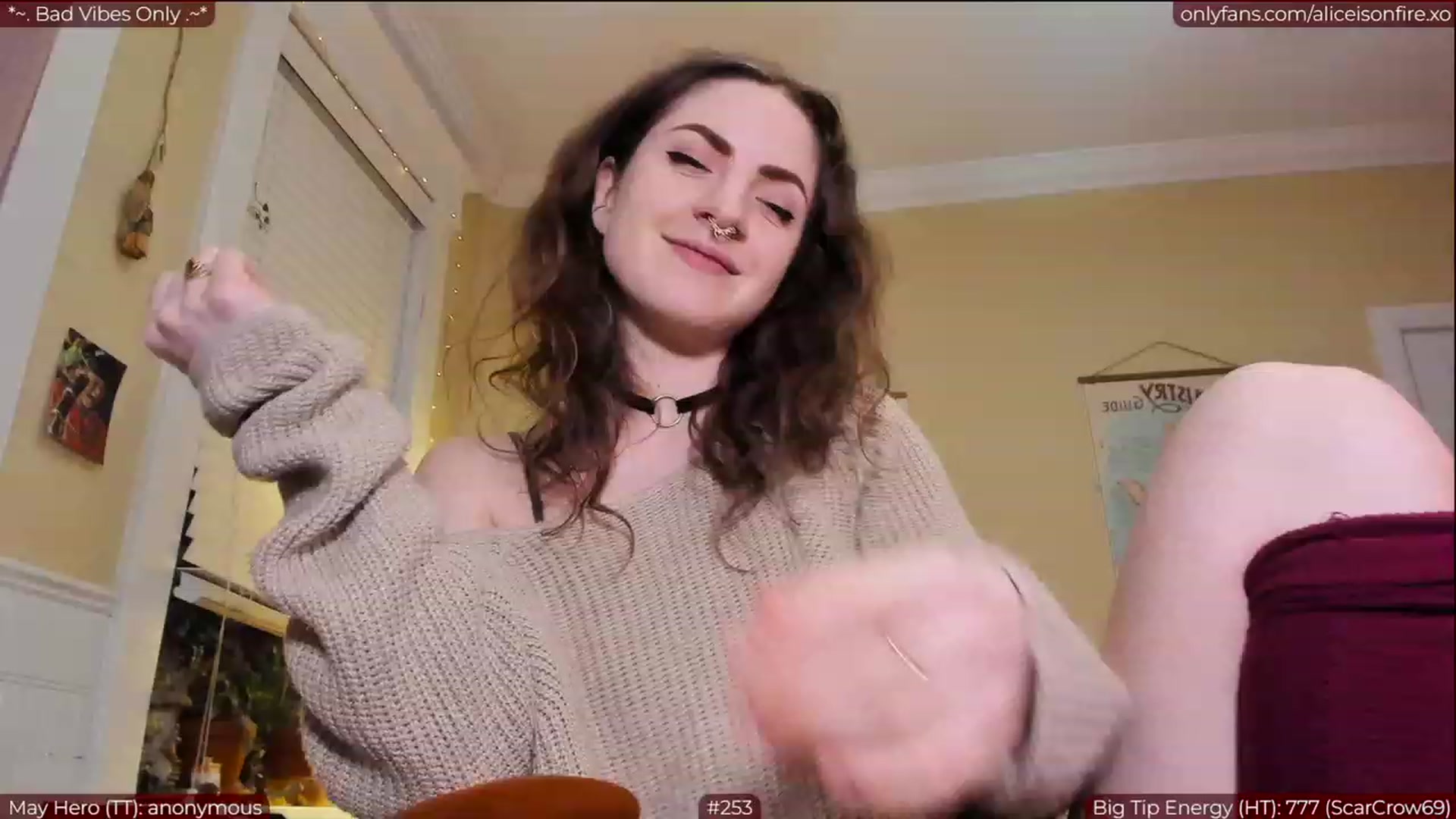 Gallery image thumbnail from aliceisonfire's myfreecams stream on, 05/09/2023, 10:02 image 10 of 20