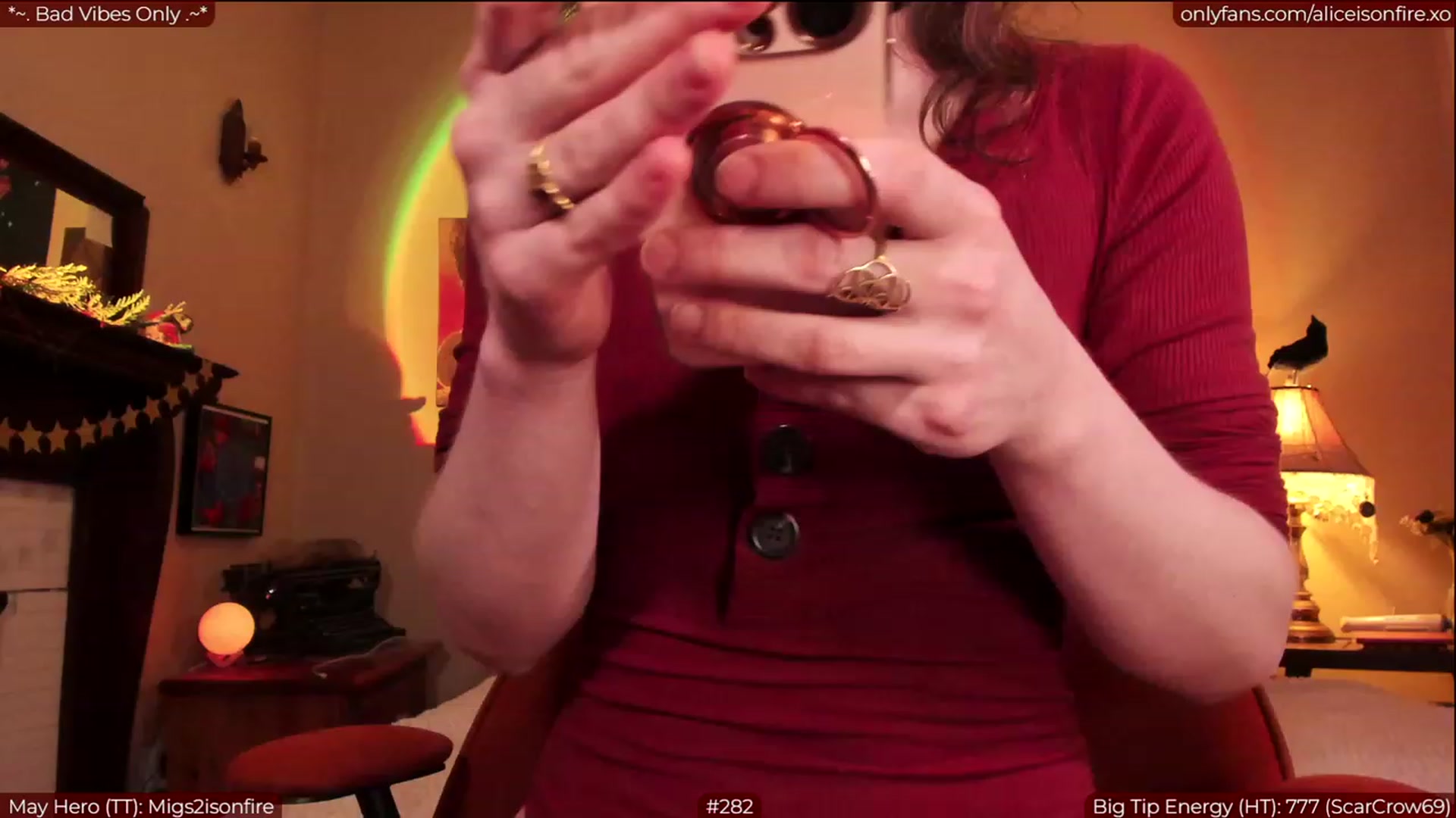 Gallery image thumbnail from aliceisonfire's myfreecams stream on, 05/11/2023, 05:20 image 18 of 20